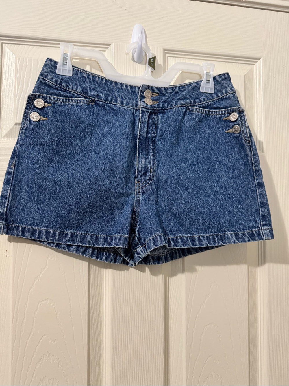 Denim Button-Accent Women's Jean Shorts -Ellemenno Sz 11 juniors